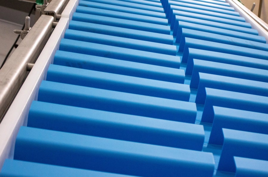 Sanitary incline conveyor belt from PFI
