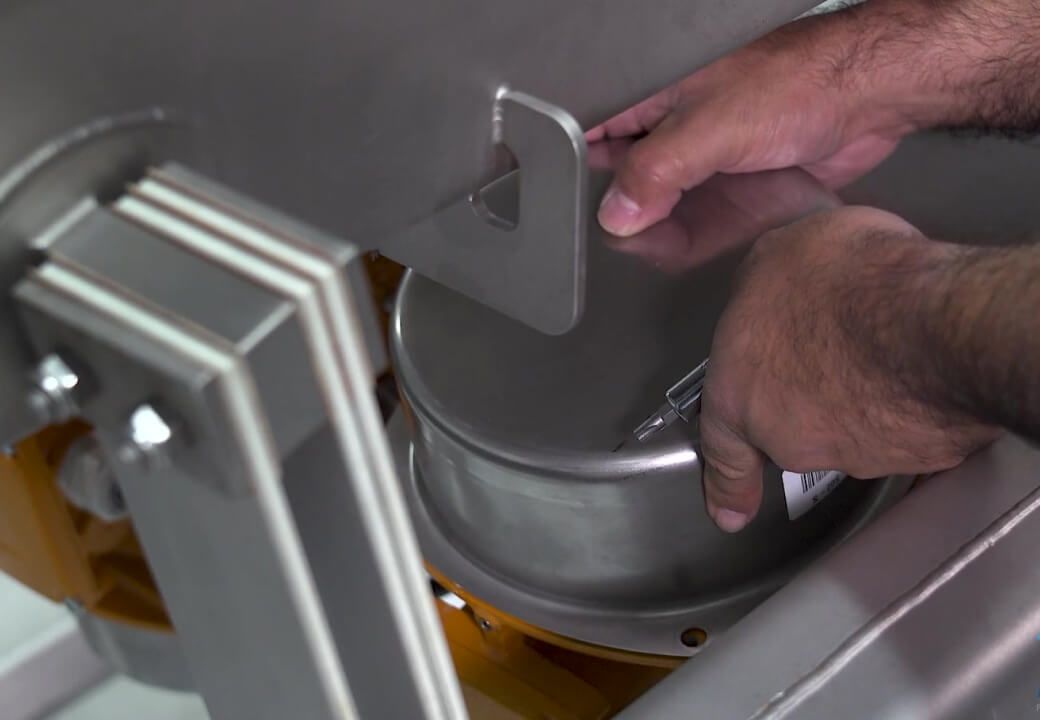 Mechanical drive cover being removed from a PFI VFII.